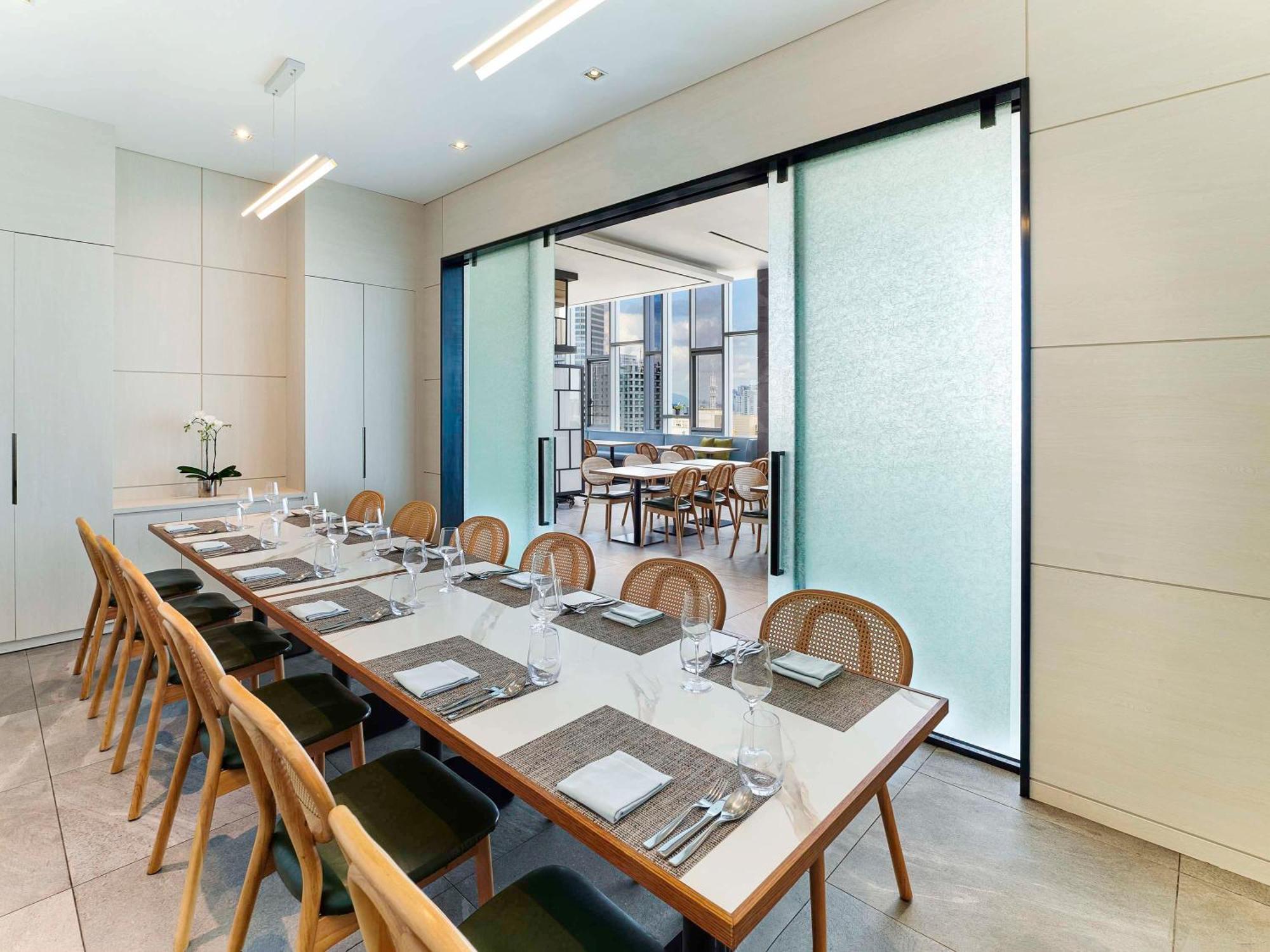 Novotel Ambassador Seoul Dongdaemun Hotels & Residences Exterior photo Private dining room