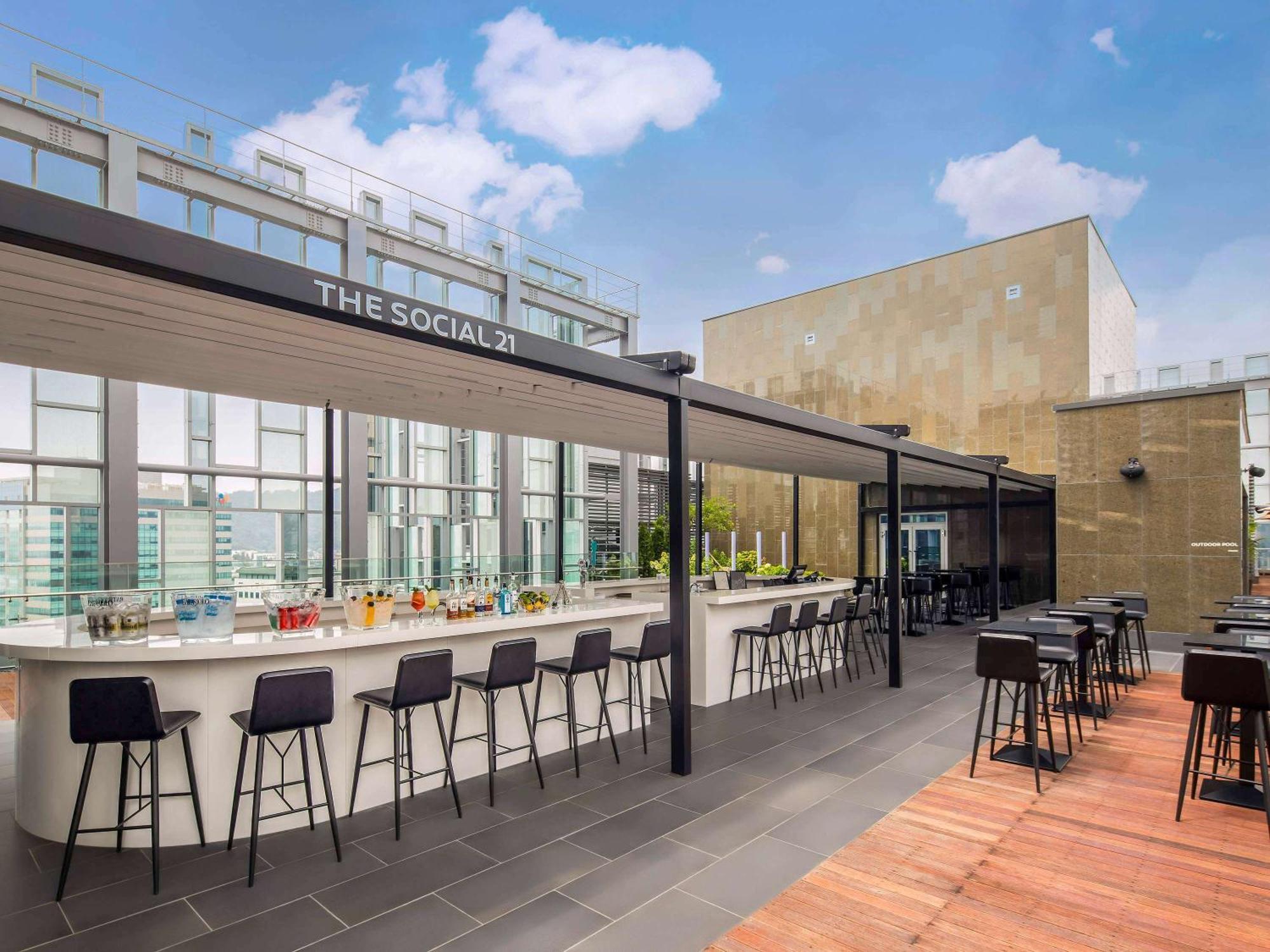 Novotel Ambassador Seoul Dongdaemun Hotels & Residences Exterior photo The Social 20