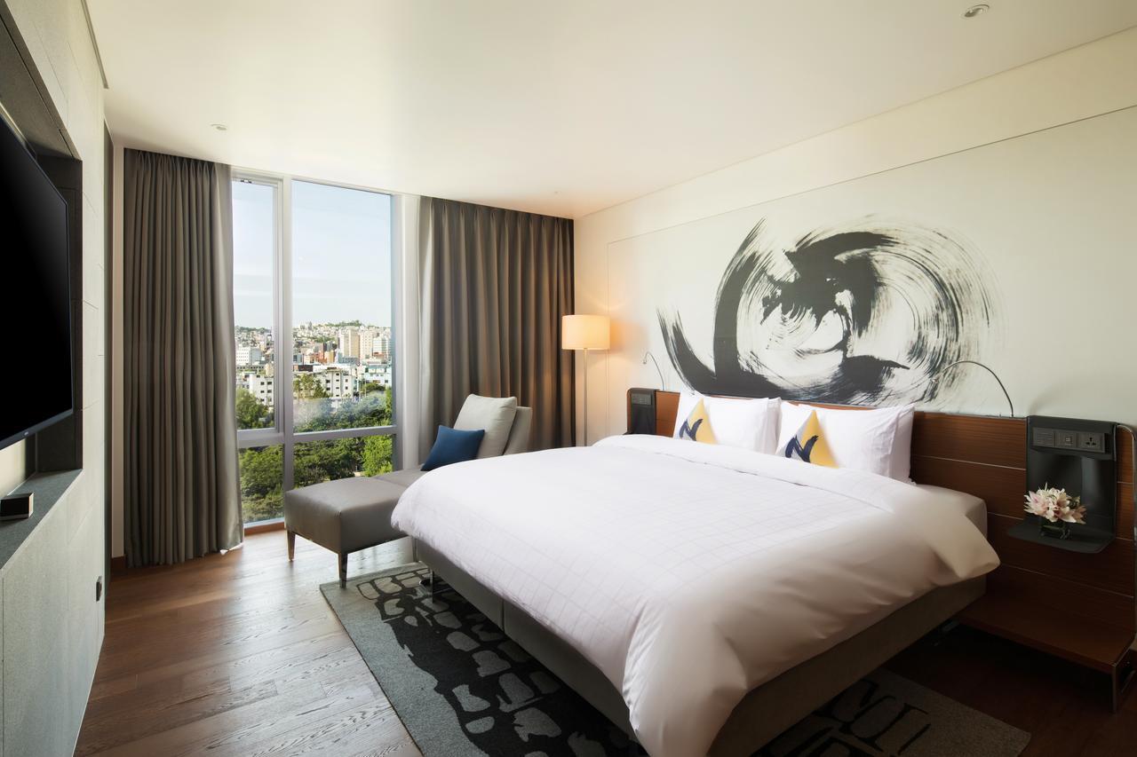 Novotel Ambassador Seoul Dongdaemun Hotels & Residences Exterior photo A bedroom at the hotel
