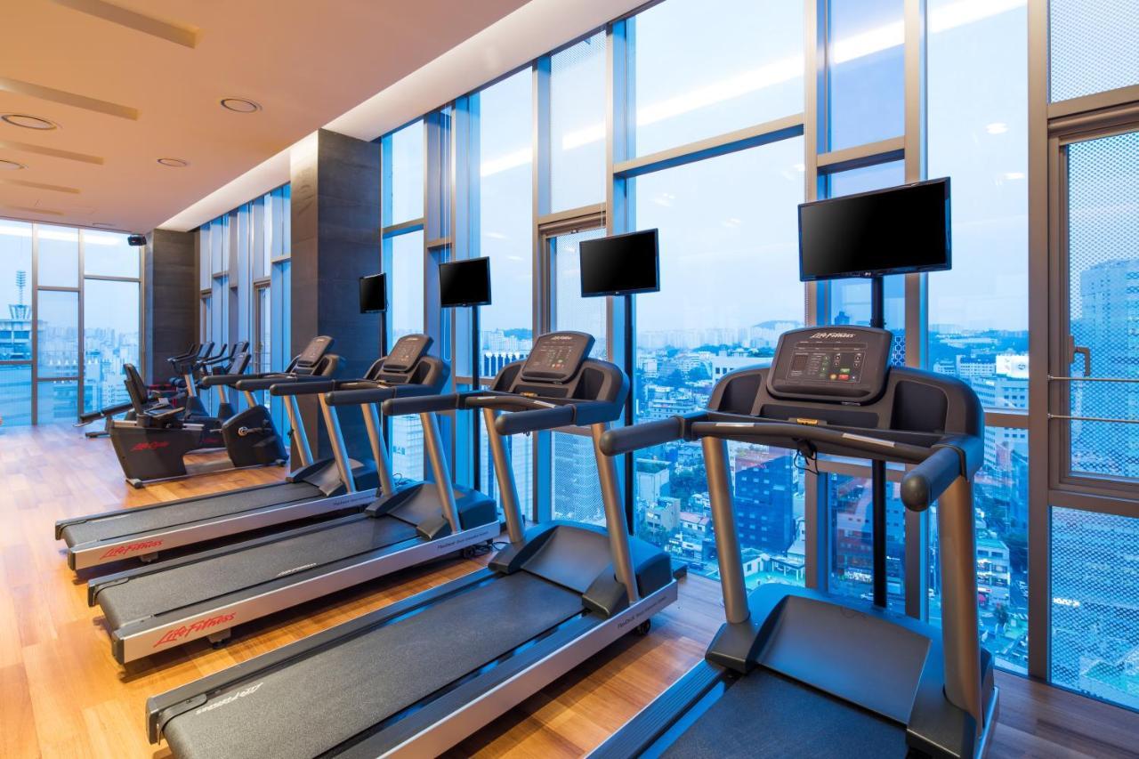 Novotel Ambassador Seoul Dongdaemun Hotels & Residences Exterior photo A row of treadmills