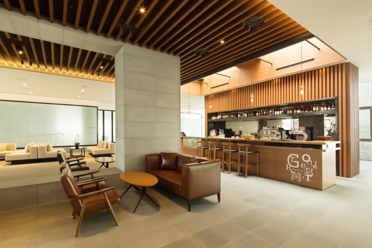 Novotel Ambassador Seoul Dongdaemun Hotels & Residences Exterior photo The interior of the lounge