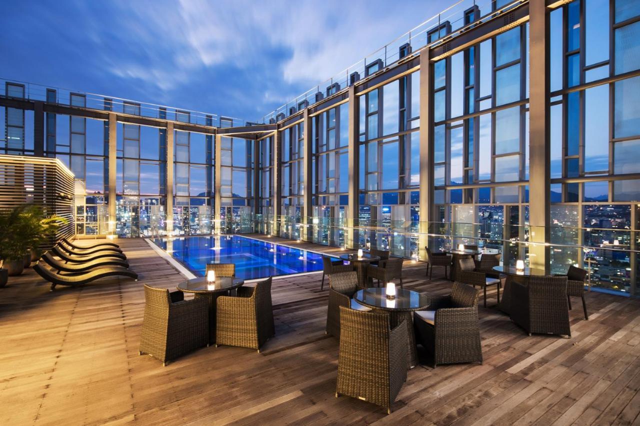 Novotel Ambassador Seoul Dongdaemun Hotels & Residences Exterior photo The pool at the 39th floor